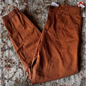 NWT Duer Pants 28”